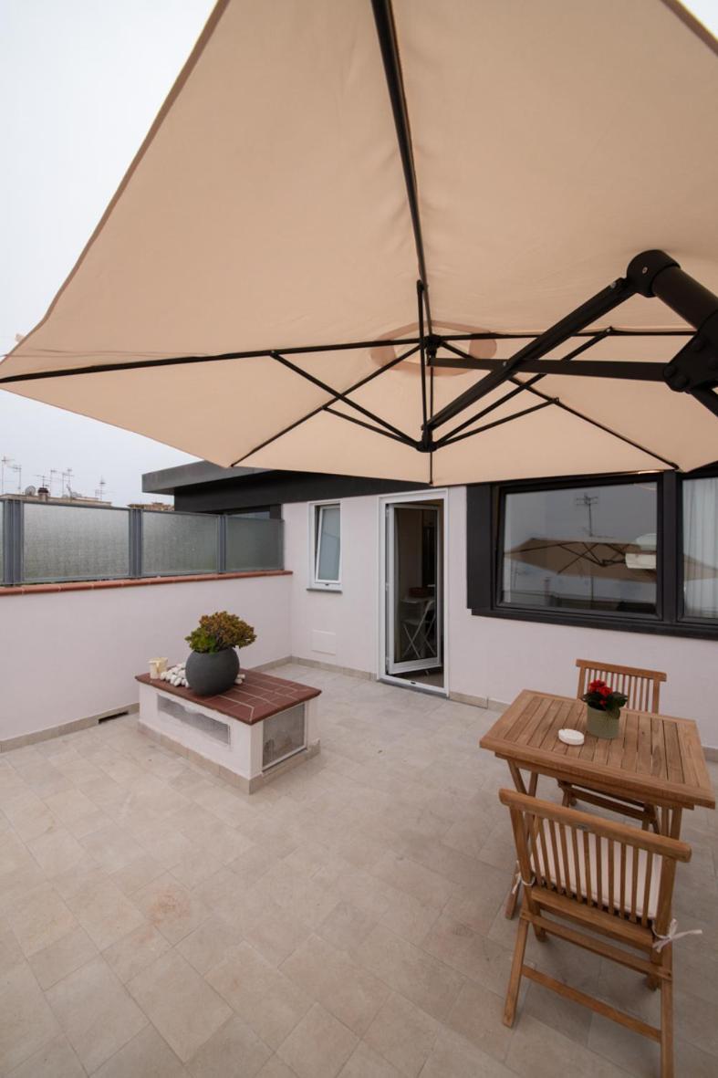Terrazzo 44 Apartment Napoli Bagian luar foto
